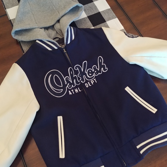 OshKosh B'gosh zip up w/hood. boys 5. - Picture 2 of 8